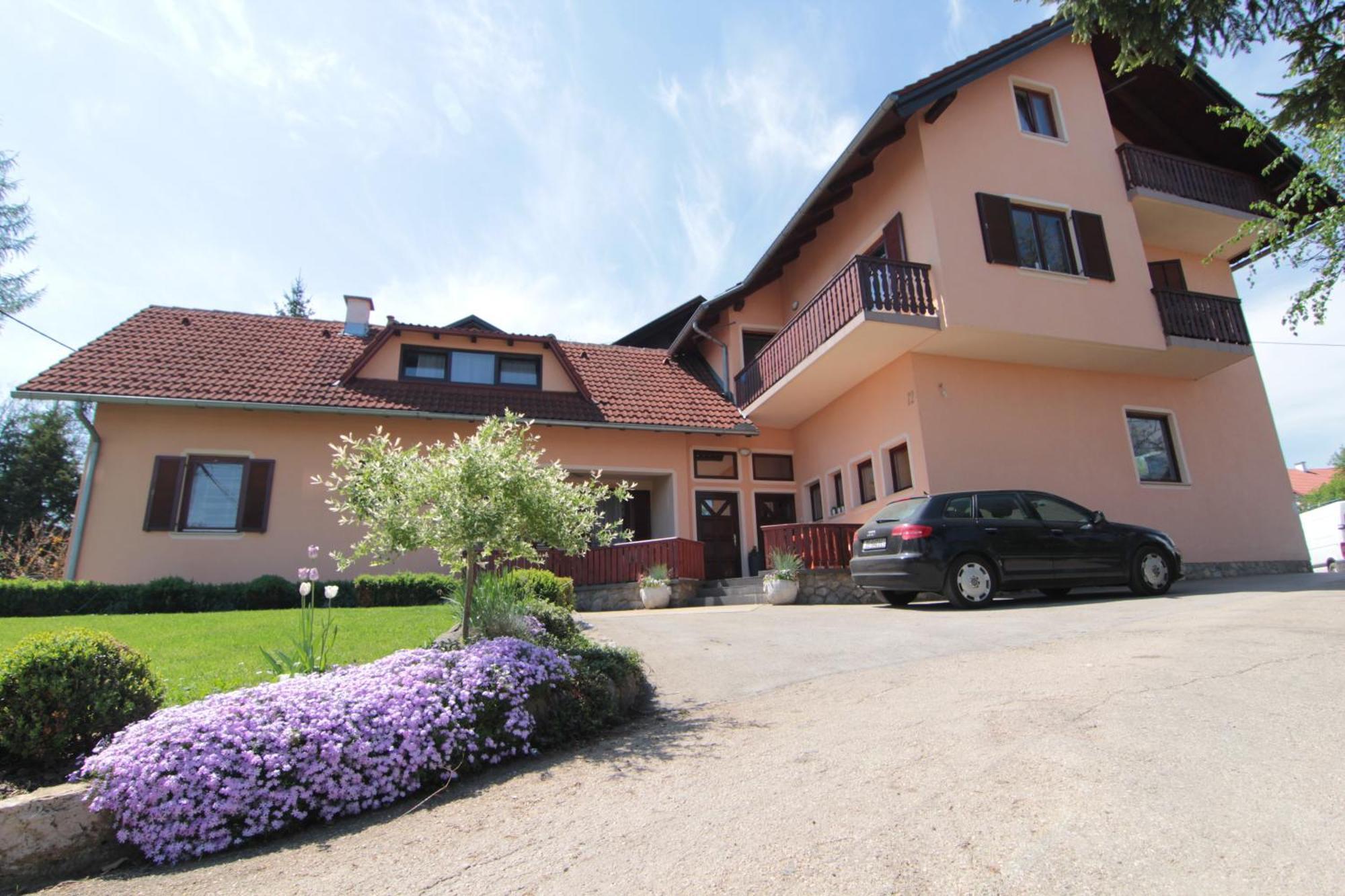 Apartments And Rooms Stefanac Slunj Exteriér fotografie
