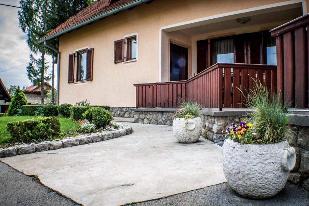 Apartments And Rooms Stefanac Slunj Pokoj fotografie